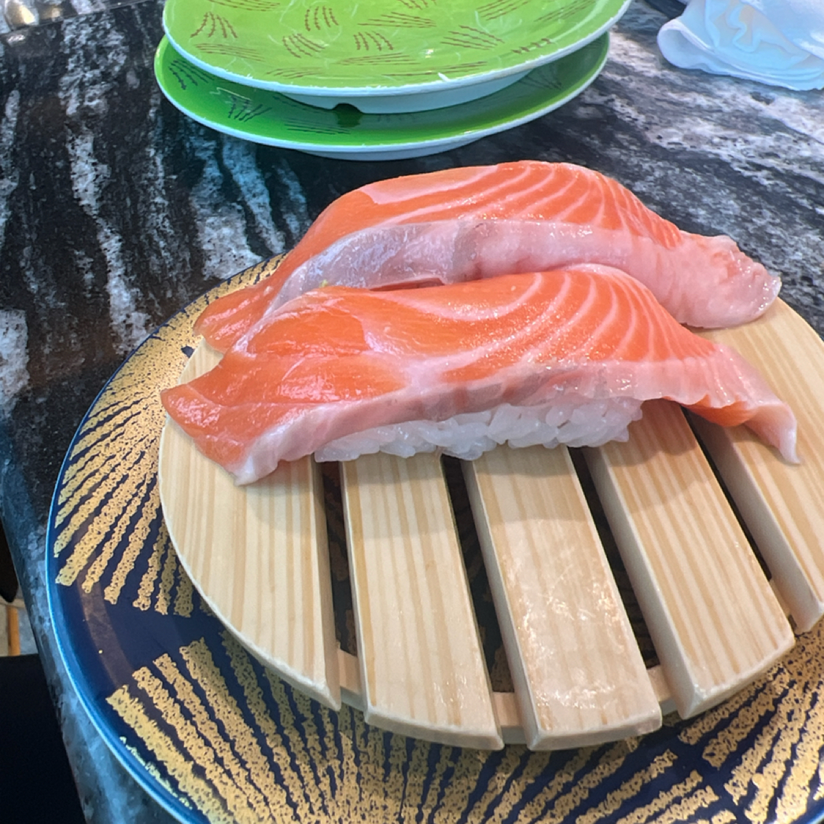 回転寿司 根室花まる 銀座店 のレストランの写真： by七咪 
