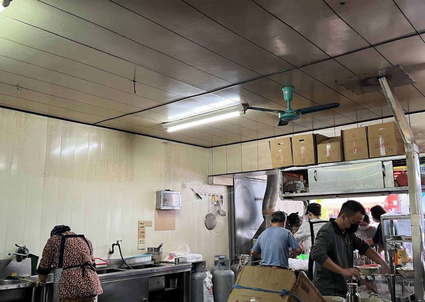 Vibe image of 文元街陽春麵臭豆腐:  shot by LESTER