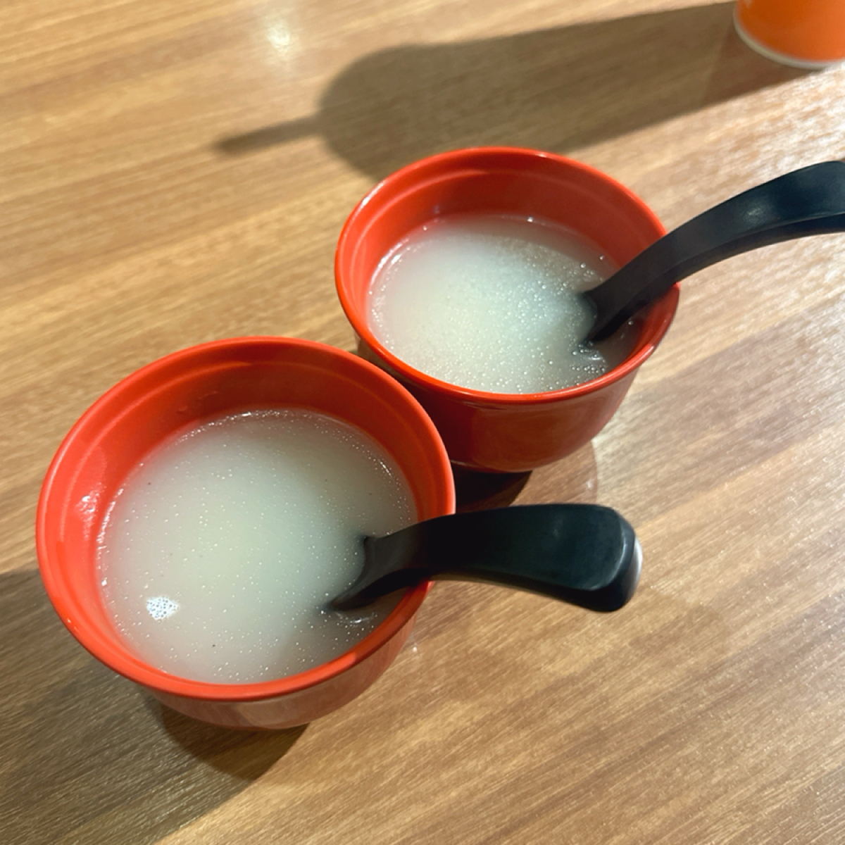Meal image of 牛丁次郎坊X深夜裡的和魂燒肉丼X三重支店: ▪️ 雞白湯

雞湯濃厚清甜，真的很好喝，一碗接一碗🤤 shot by 草莓肉鬆蛋吐司