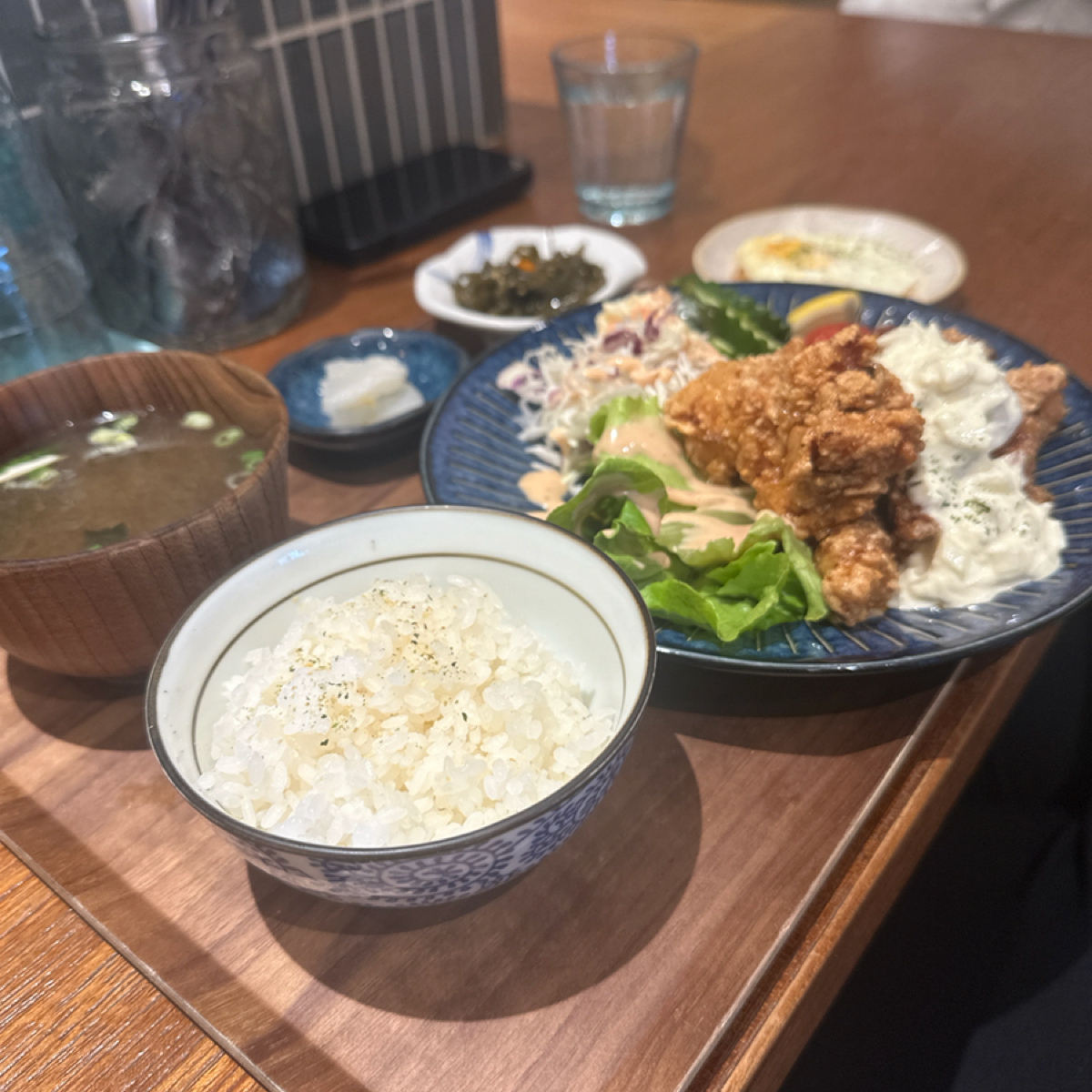 Meal image of 稻町家食堂: 南蠻炸雞定食 - 酥脆多汁的經典選擇

南蠻炸雞定食 絕對是稲町家食堂的人氣主打！這道餐點以酥脆金黃 shot by 培銘 黃