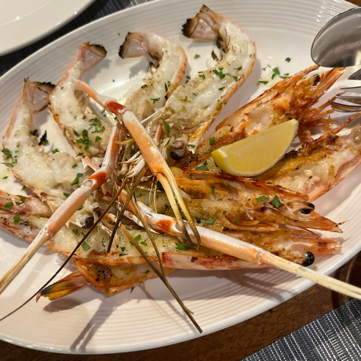 美福乾式熟成牛排館 Fresh &amp; Aged Italian steak house 的餐點圖片：紐西蘭甜螯蝦及海明蝦，點甜螯蝦就好，覺得比明蝦好吃多了 由阿官 拍攝
