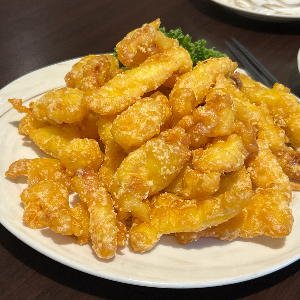 隱食家 的餐點圖片：金沙軟絲 由動吃動吃動吃 拍攝