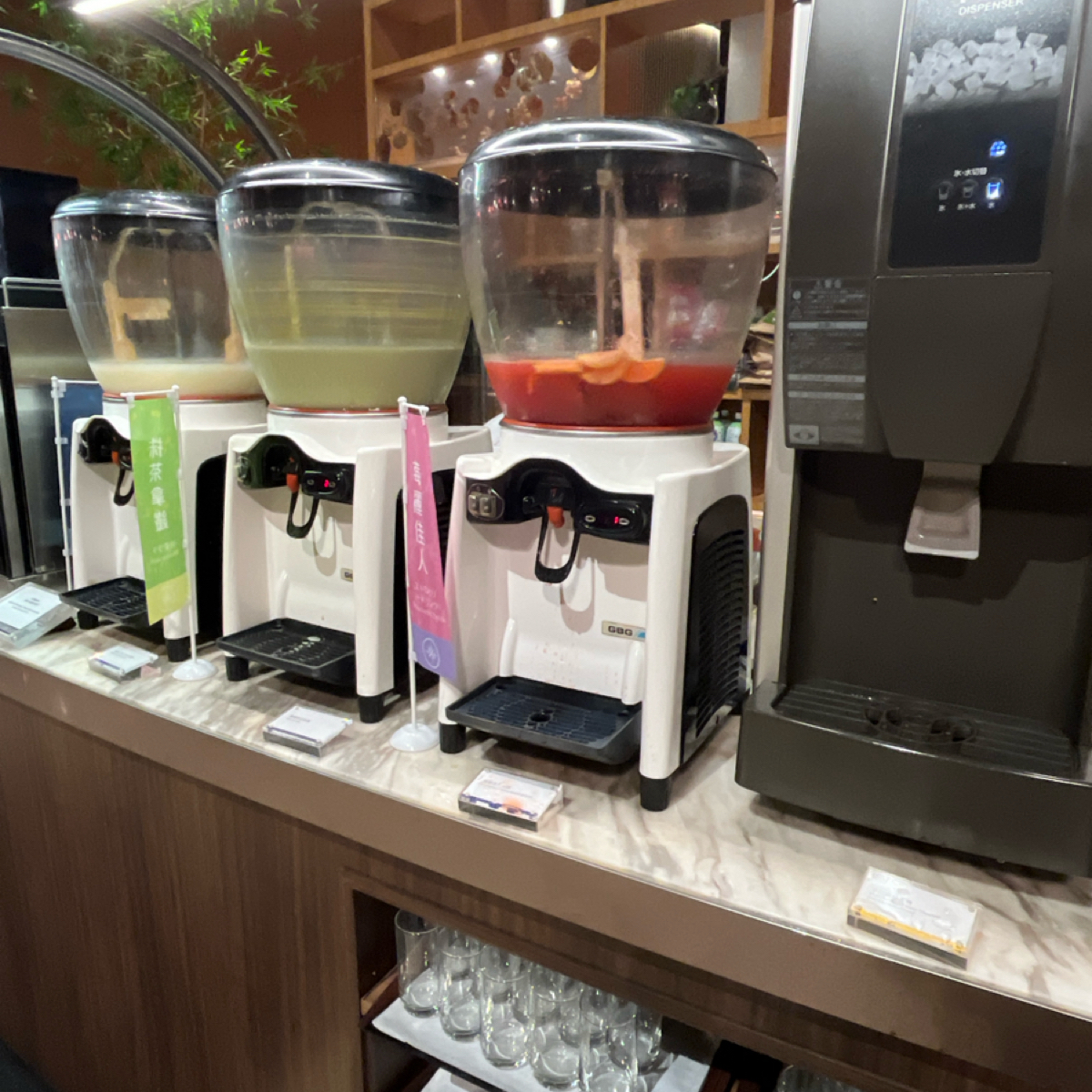 十二廚 台北喜來登大飯店 的餐點圖片：飲料區 由珍珠奶綠 拍攝
