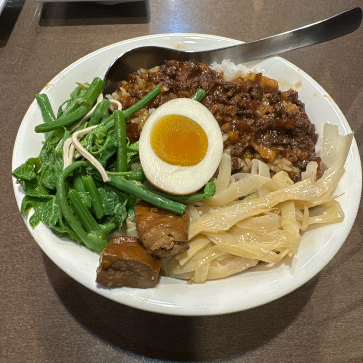 九湯屋日本拉麵 のレストランの写真：滷肉飯便當 by食、動、健康 