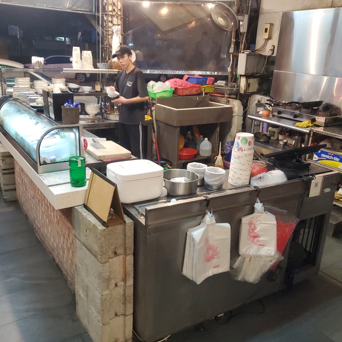 Vibe image of 榕樹下王董牛肉麵: 店舖外觀（4） shot by 吃貨胖胖