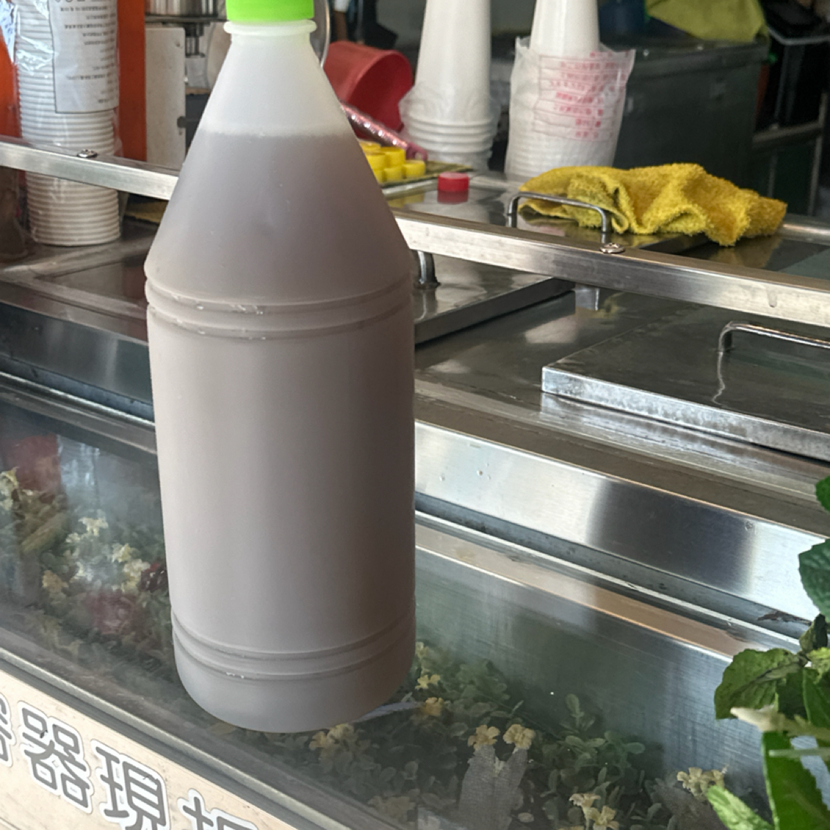 Meal image of 友愛青草茶 金華店: 一罐青草茶 shot by Luna一枚小吃貨
