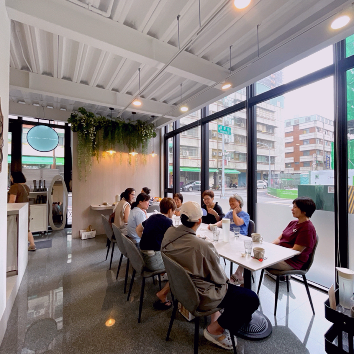 Vibe image of 漾漾食光Y2 Cafe: 一樓空間
很適合十人左右聚餐 shot by Shiny