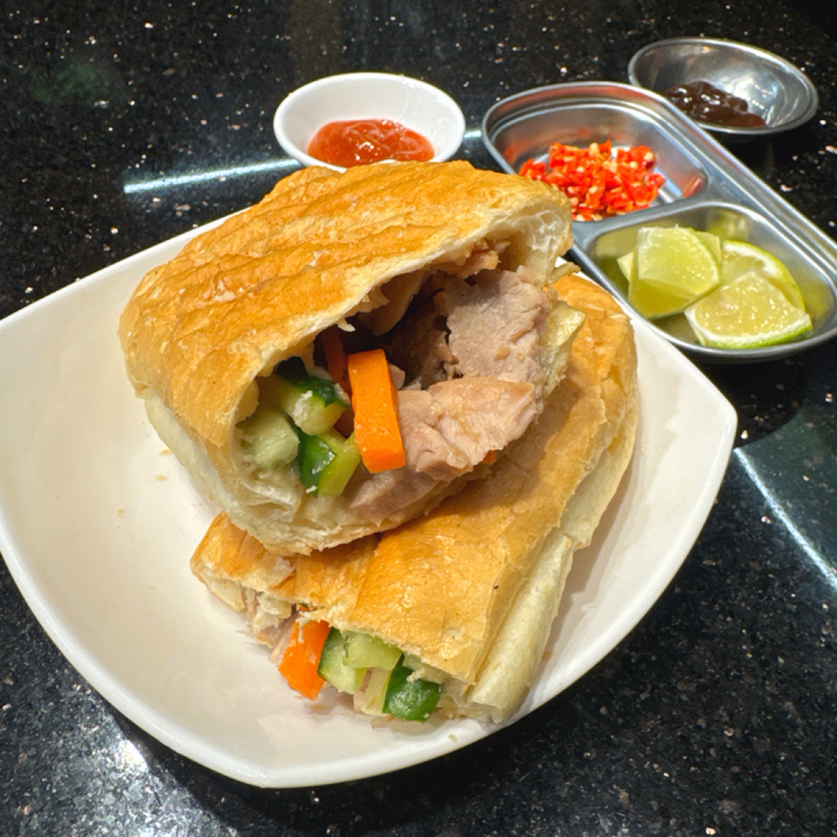 Meal image of 法越French Viet家族秘製牛肉河粉: 越式熱壓叉燒麵包 shot by 跟著小胖吃胖胖