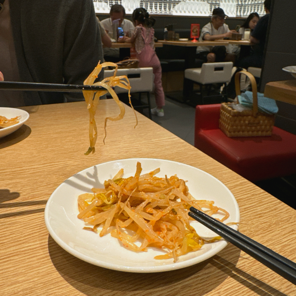 一風堂 微風台北車站店 のレストランの写真：辣豆芽菜，相當開胃，偏有感小辣 byJacker 