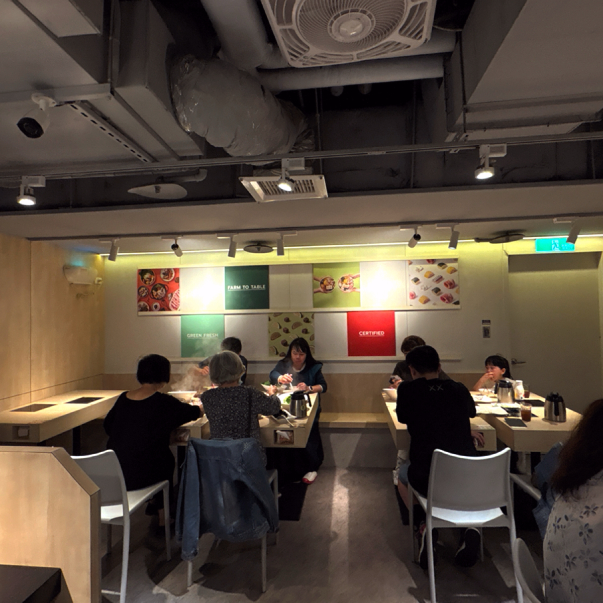 石二鍋 宜蘭家樂福 の雰囲気の写真： byBrenda 