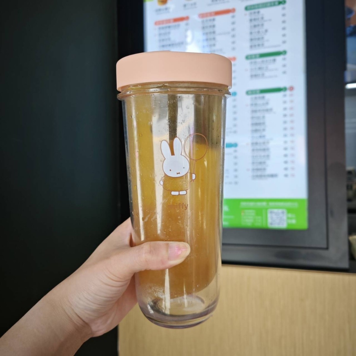 鮮茶道 花蓮玉里店 のレストランの写真：🍵 阿里山里佳甘露 $45 (自備飲料杯可再折5元)
無糖微冰。採用阿里山高山茶葉，口感甘甜順口 by美食玩很大 