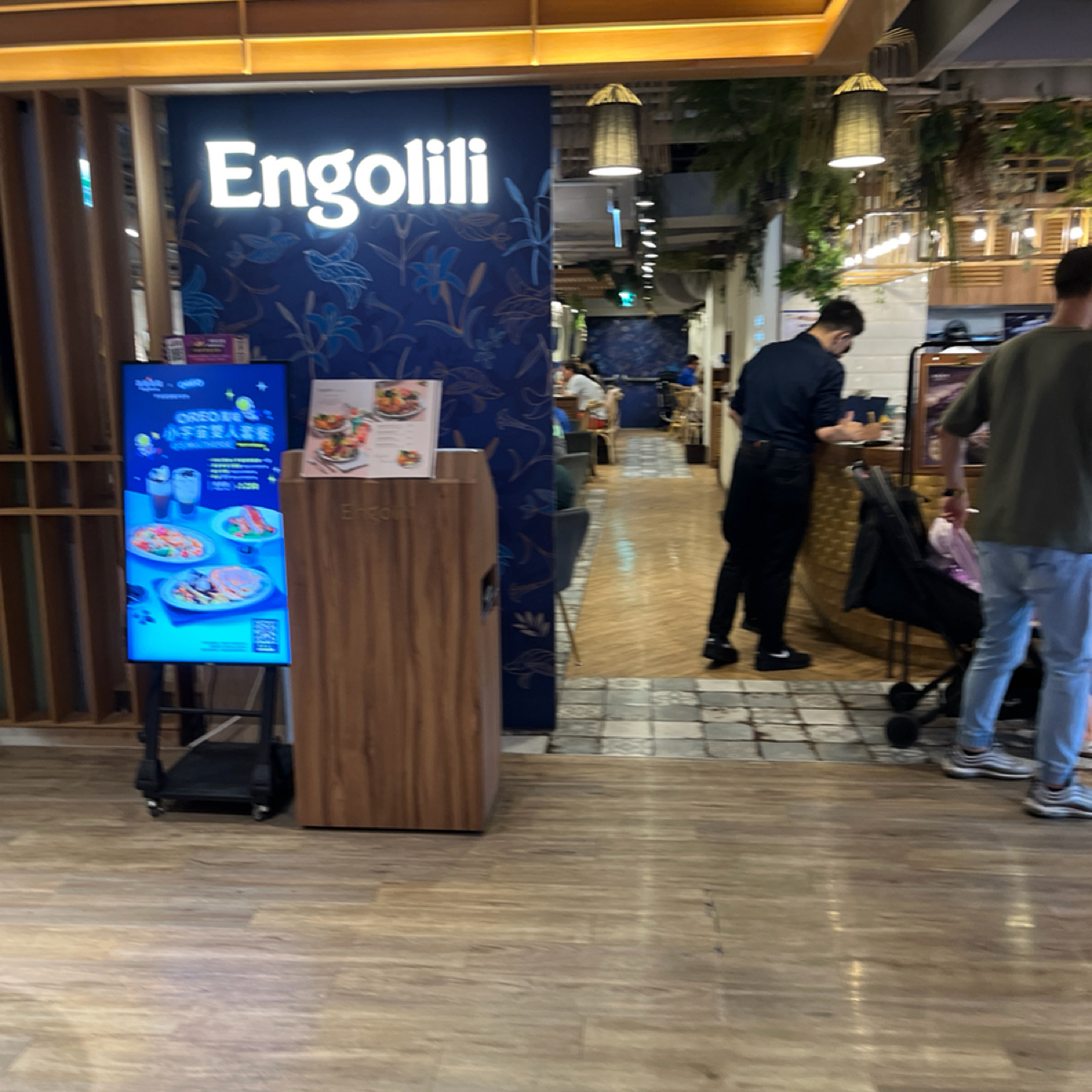 Vibe image of Engolili 英格莉莉 誠品南西: 門口 shot by 打工仔