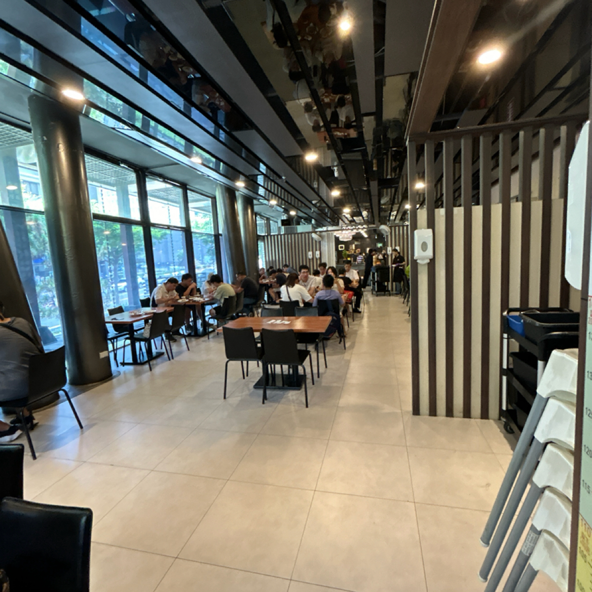 港龘港式飲茶 桃園店 の雰囲気の写真： by1薇ᯅ̈  