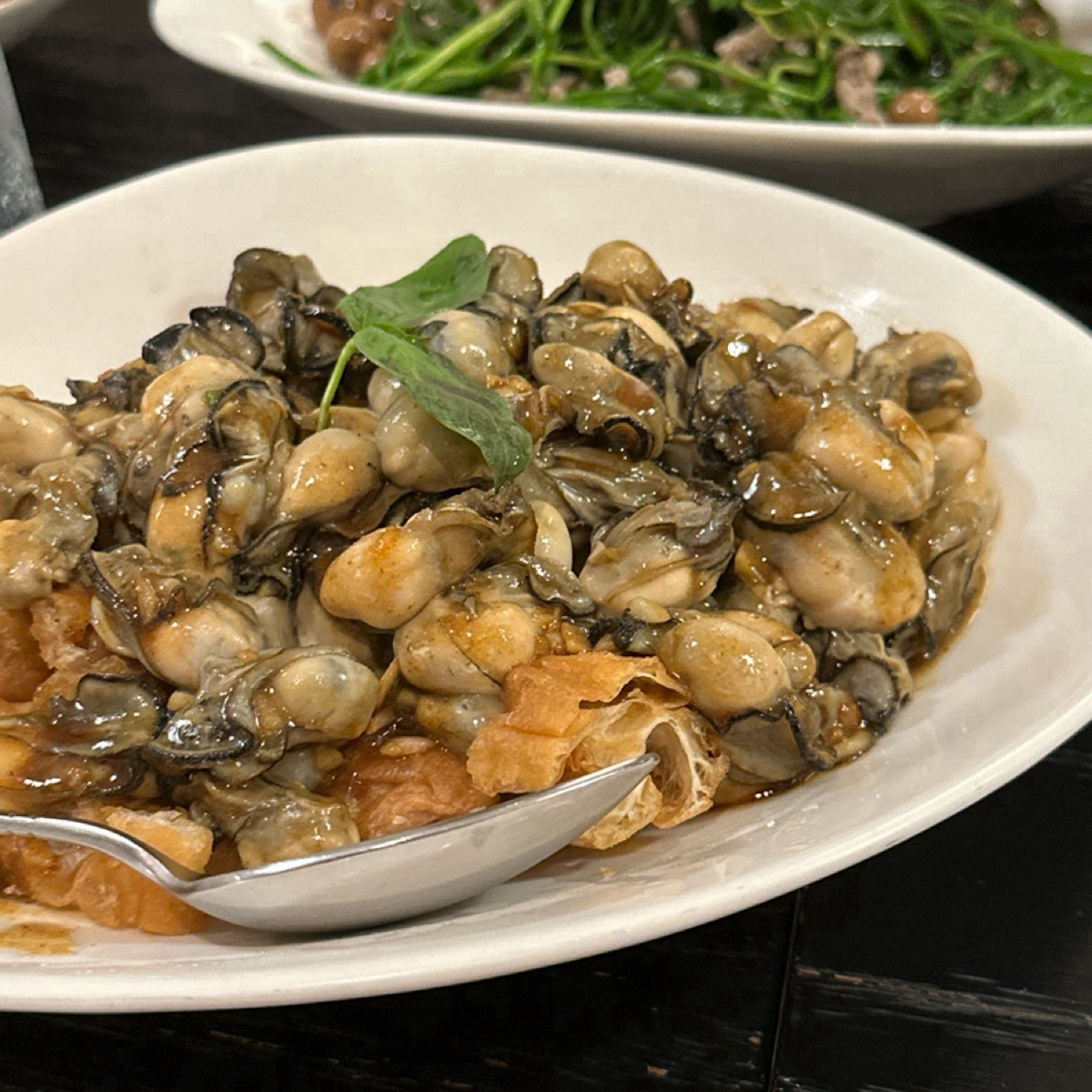 富錦樹台菜香檳 敦北店 のレストランの写真：◇ 油條蒜蓉鮮蚵 ◇

鮮蚵的份量非常多，每一顆都很鮮甜飽滿，但感覺是常吃到的口味，因此評價比一般再 by阿波卡 