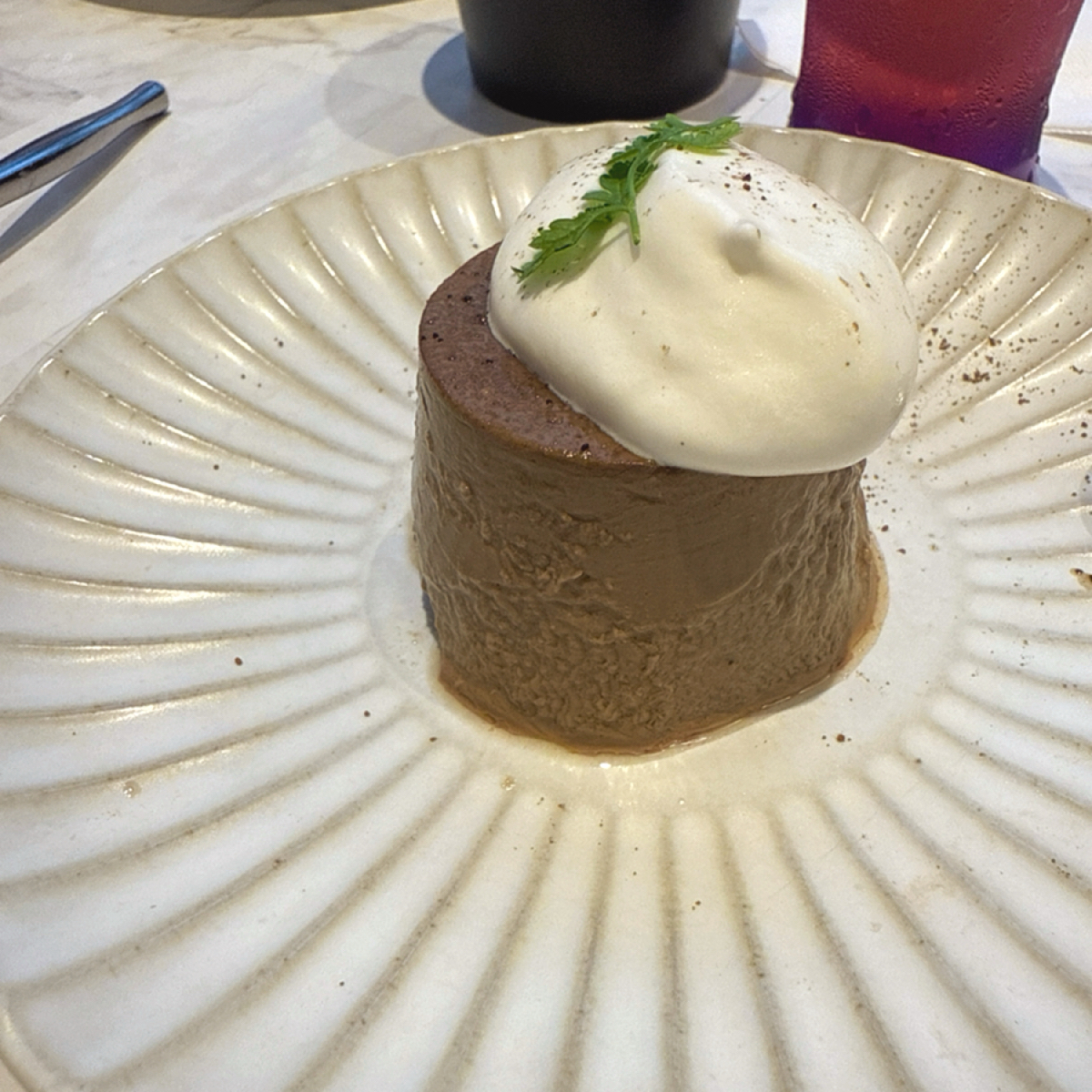 Meal image of 陶板屋 汐止遠雄店: 👀甜點-靜岡培茶布丁🥰

雖然吃的很飽，但甜點胃還是必須的🤤
這個培茶布丁🍮光是外表就讓我深 shot by 臉書搜尋花貴賓皮蛋