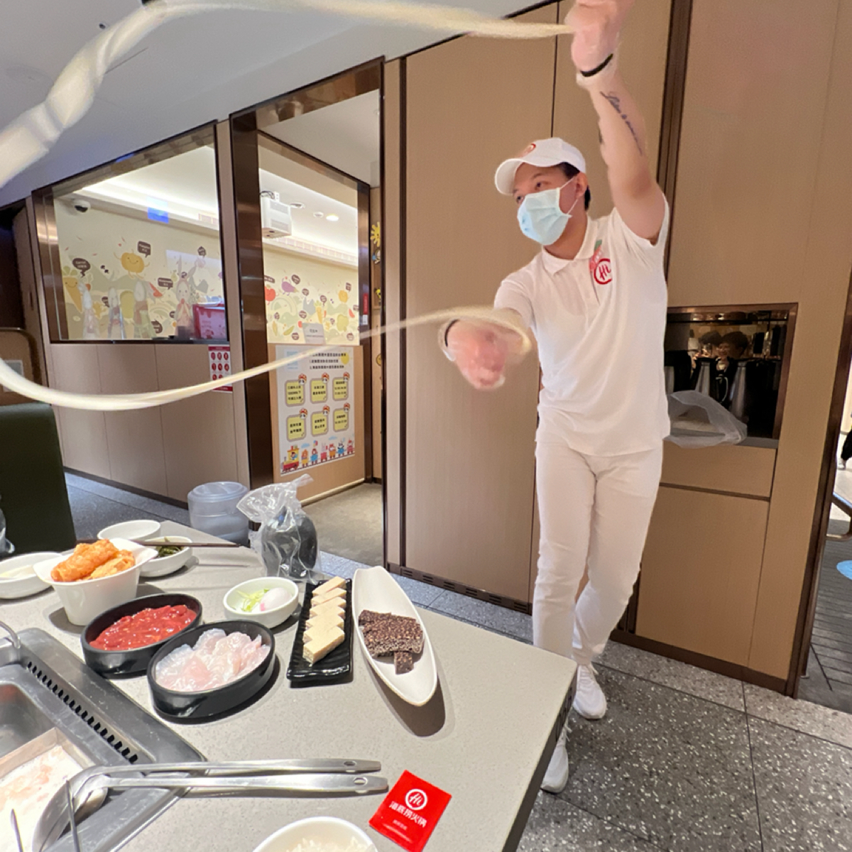 海底撈火鍋 高雄大遠百店 的外觀氛圍圖片： 由LESTER 拍攝