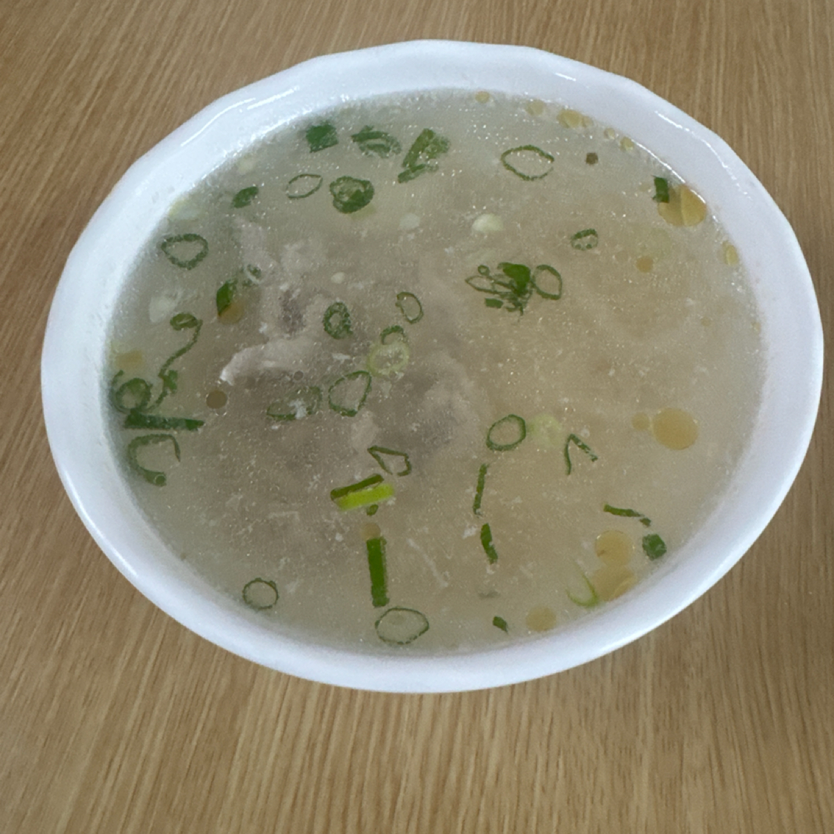 難得美食刀削麵 のレストランの写真：小碗榨菜肉絲湯 by食、動、健康 