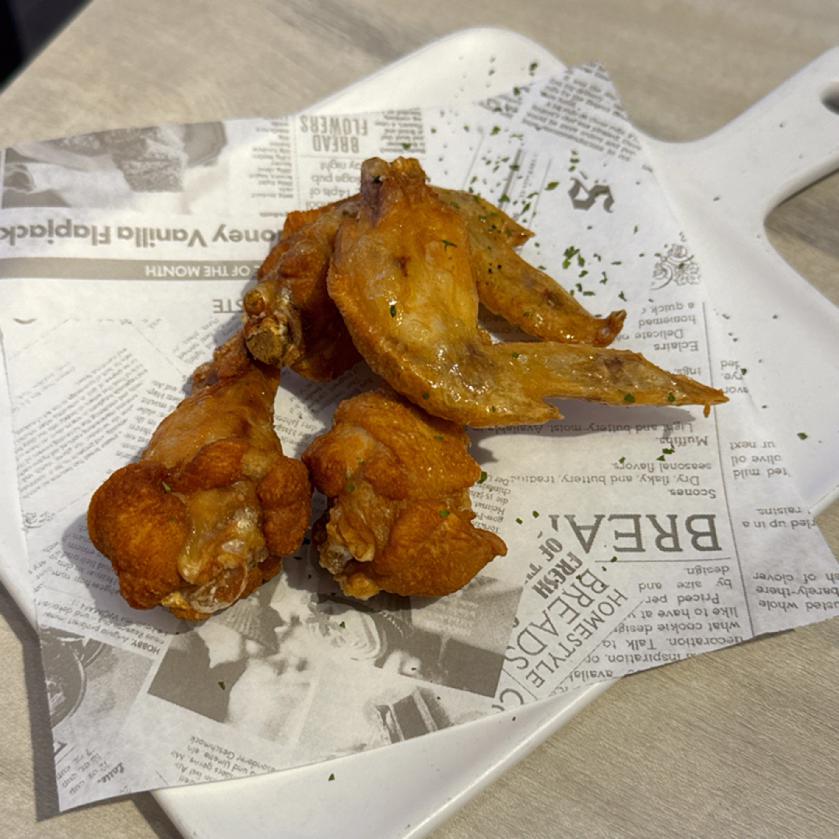 Otto Pasta Classic傳統義式餐館 的餐點圖片：酥炸雞翅（$110） 由Ana 拍攝
