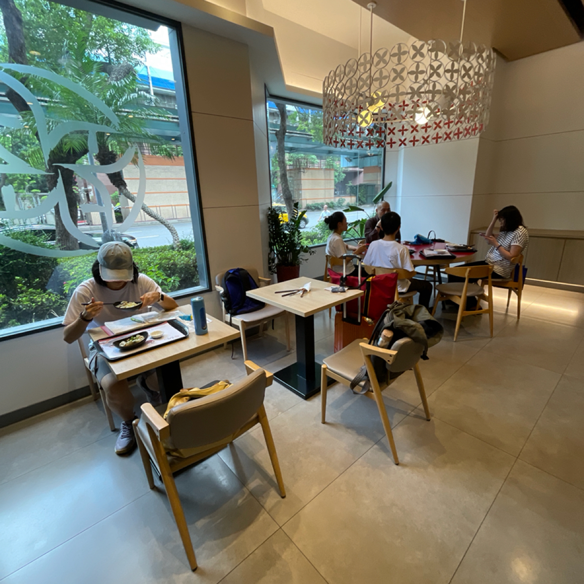 Vibe image of 芳珍蔬食 中山復民店:  shot by Freddy Liu