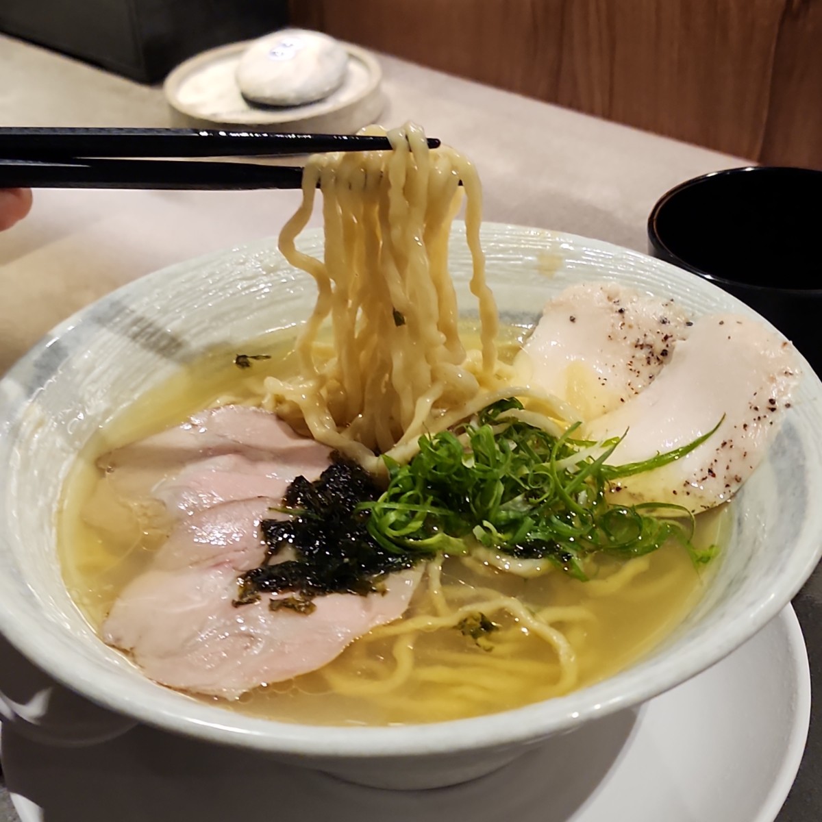 Meal image of 丸舢拉麵 光華店: 雞貝鹽拉麵 shot by 小鳥胃吃貨