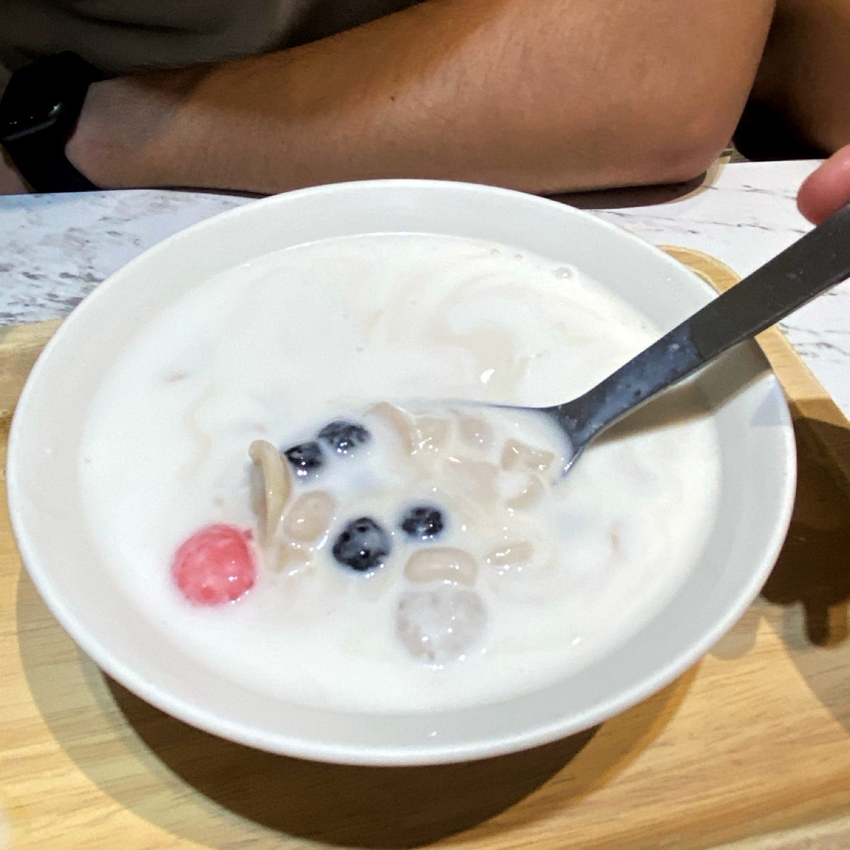 春美冰菓室 的餐點圖片：杏仁三寶湯 由每個人都在找他的貓 拍攝