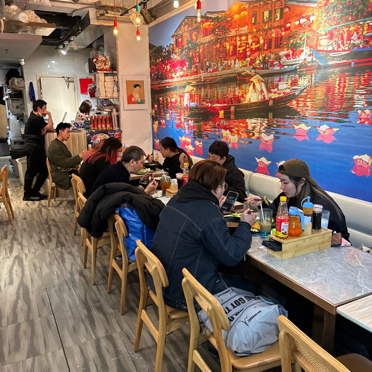 ❣️ Tâm Viêt 🇻🇳 心越 🪭Vietnamese Restaurant🏮 の雰囲気の写真： by2QT2BSTR8 