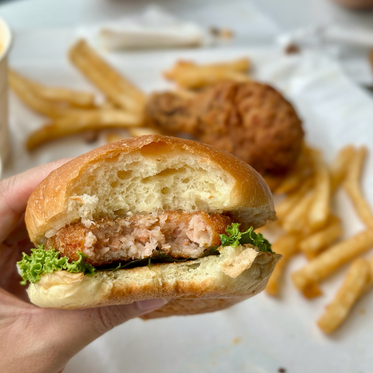 Meal image of 及時樂漢堡 Sizzlove Burger: 海洋鮮蝦堡：內餡照 shot by 吃曼