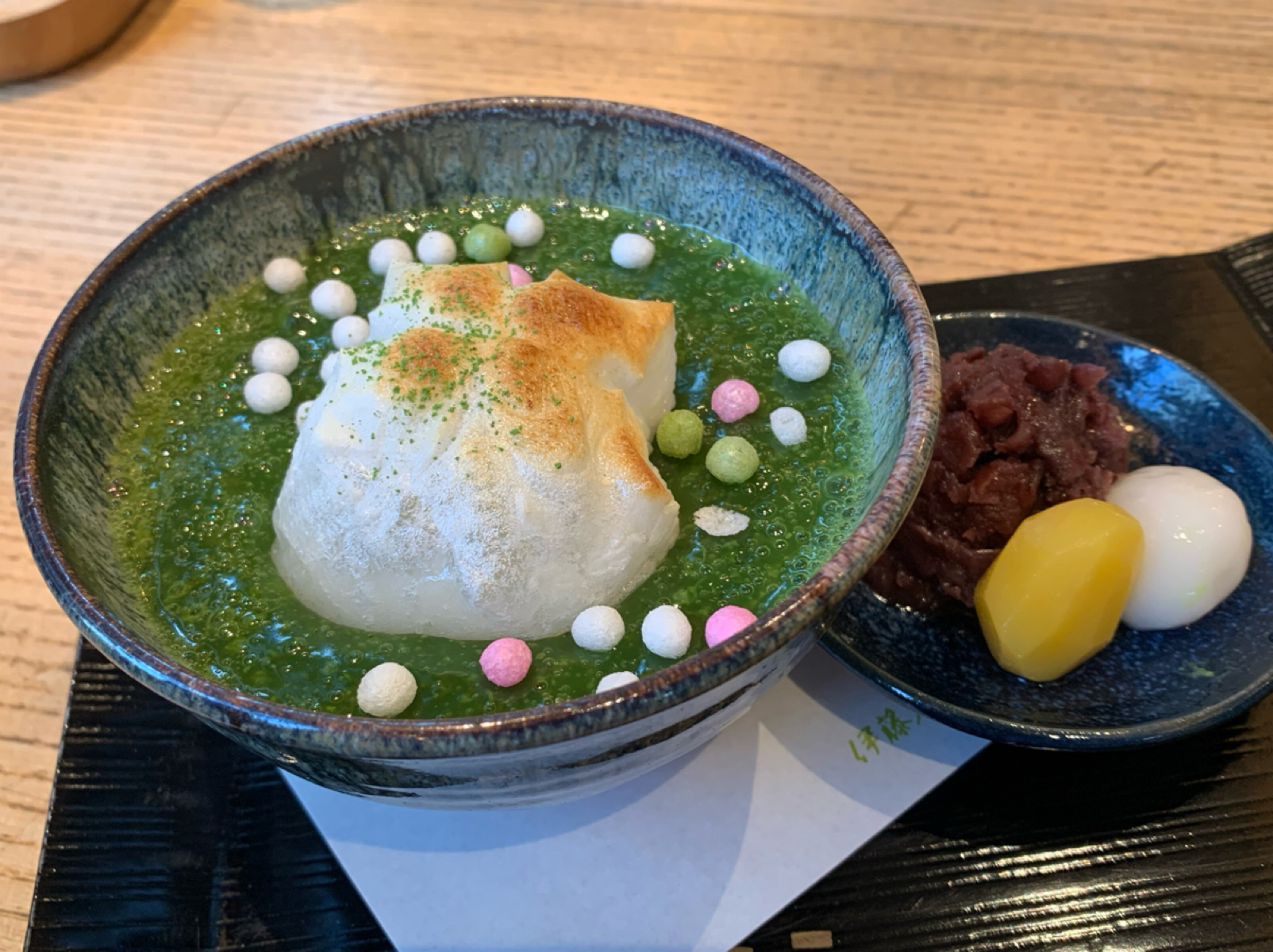 京都伊藤久右衛門 台灣海外直營店 のレストランの写真：季節限定的宇治抹茶葛湯，這略帶稠感的甜湯，喝起來把抹茶口感帶到另一種層次，近似於八寶甜粥，但又更細緻 byFood Scouter 