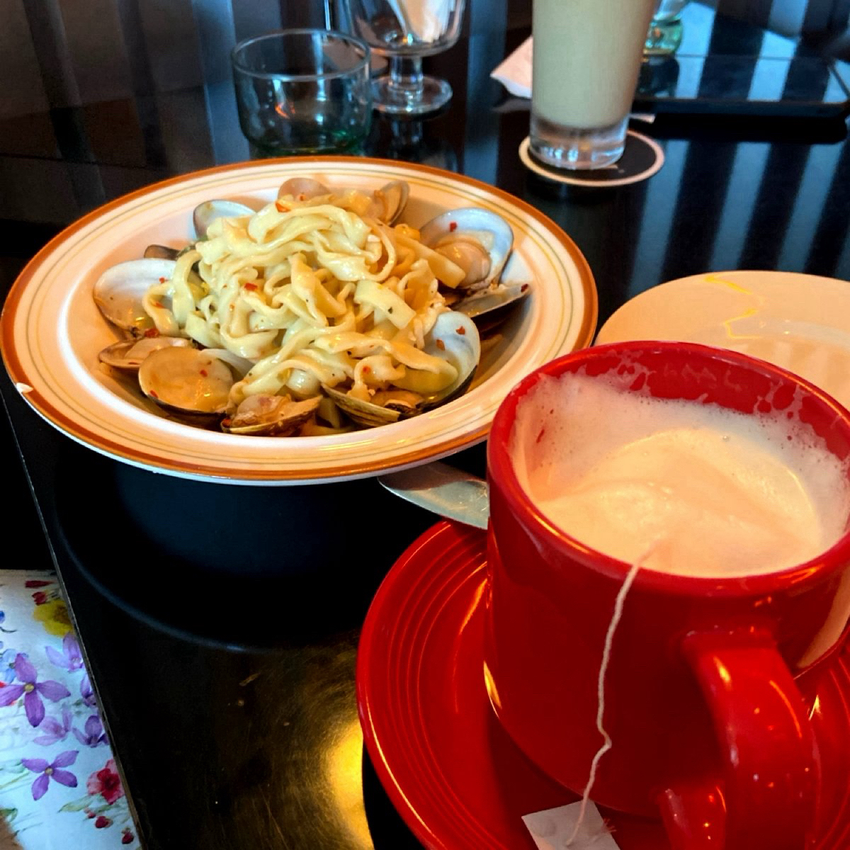 PPM Cafe&amp;Bar のレストランの写真：蛤蜊辣椒義大利麵和煉香奶茶 by每個人都在找他的貓 