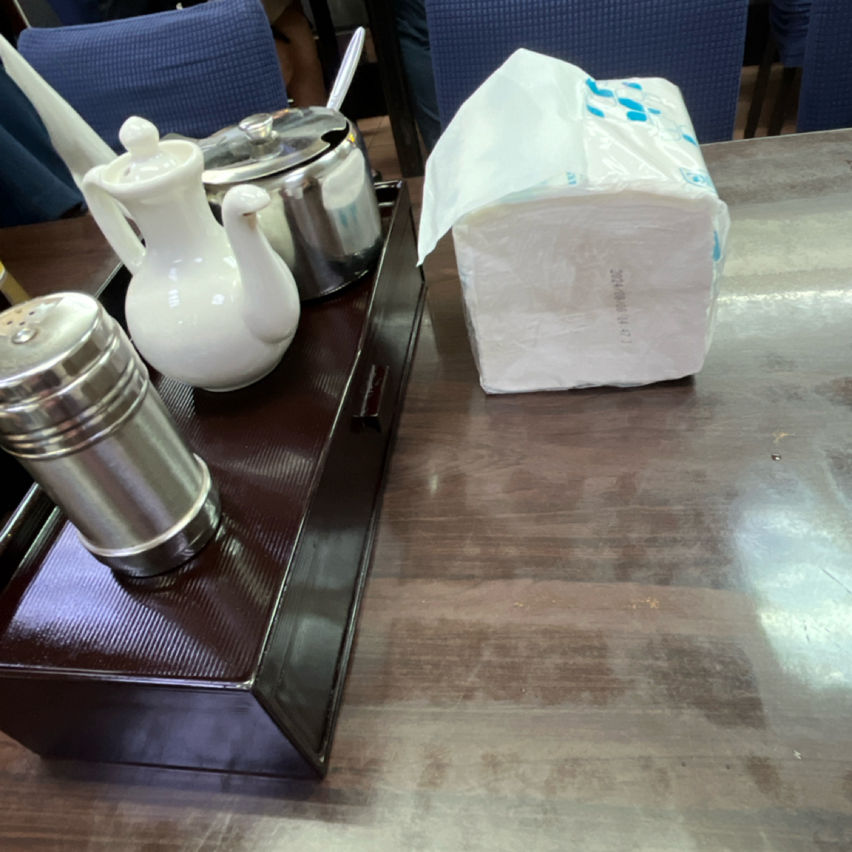丰清揚小吃店 の雰囲気の写真：桌上的調味料 by珍珠奶綠 