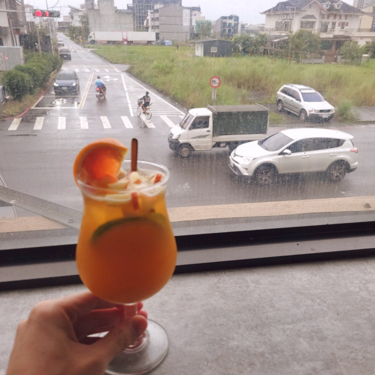 333珈琲和食-包場餐廳&#x2F;親子餐廳 頭城美食 頭城餐廳 頭城餐酒館 頭城日式料理 頭城咖啡廳 頭城甜點 的餐點圖片：333水果冰茶 由Ztiy_lin 拍攝