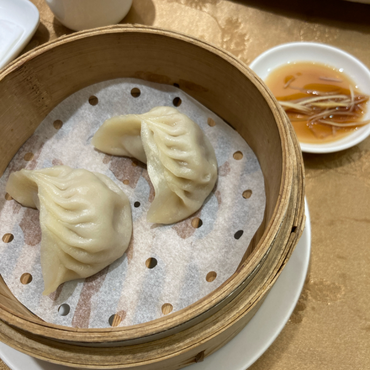 Meal image of 春申食府: 精美鹹點-蒸餃 shot by 小蛙