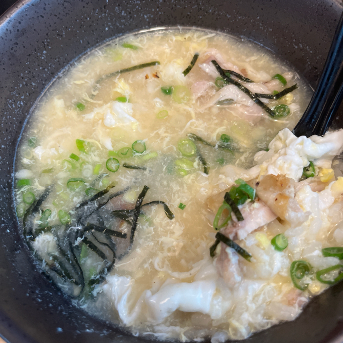 鳥貴族 Torikizoku 新光三越台北南西店 的餐點圖片：貴族雞湯雜炊 由珍珠奶綠 拍攝
