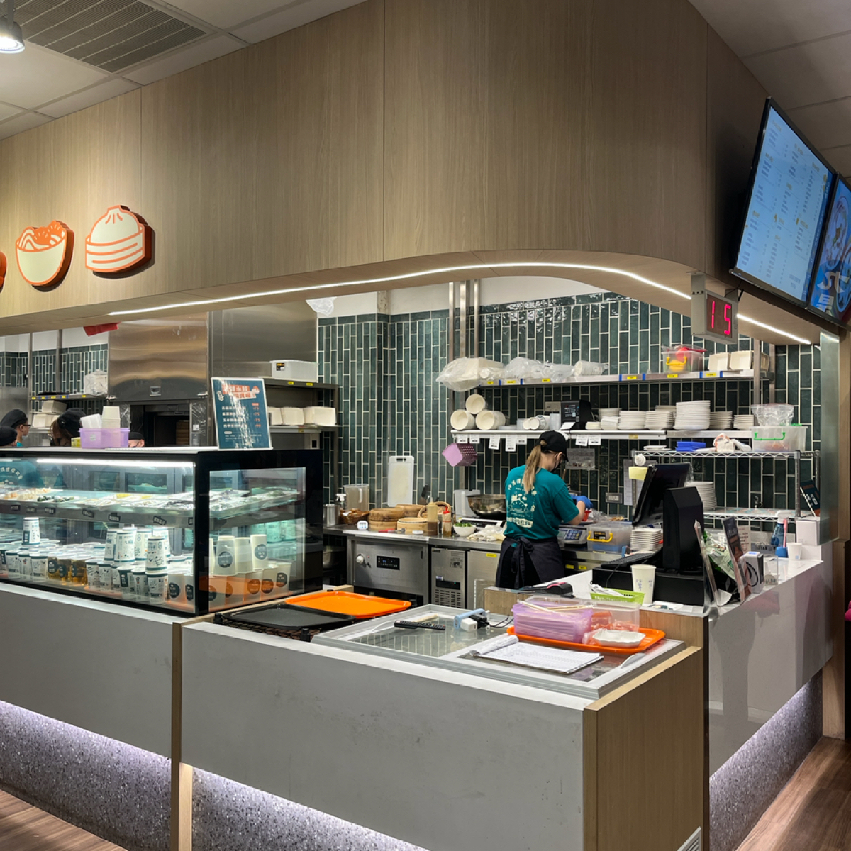 Vibe image of 九初 流心脆皮煎餃 台中漢口店: 結帳區 shot by Dean