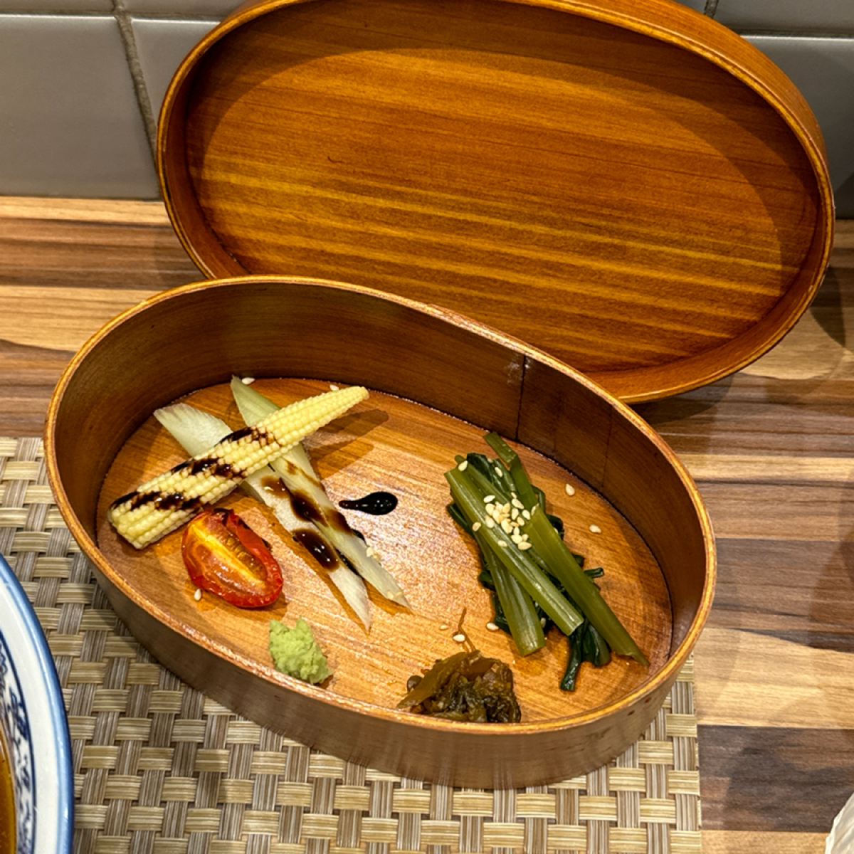Meal image of 江牛樓: 點牛肉麵會附上小菜 shot by Ana