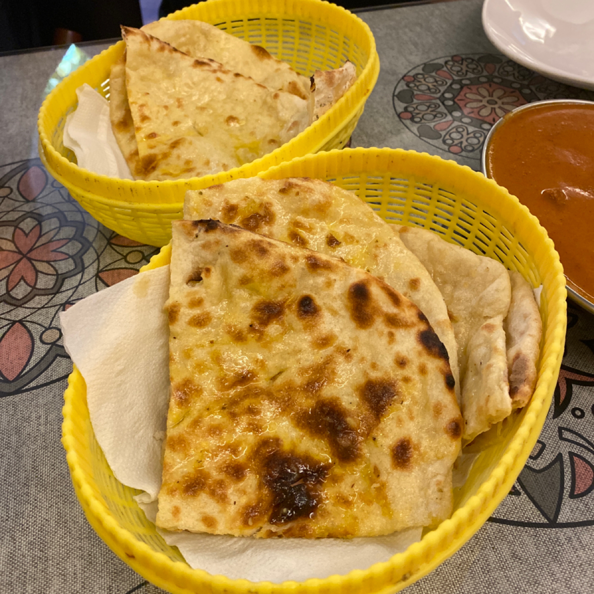 香料館 Masala House のレストランの写真：烤餅（前：大蒜口味、後：奶油口味）烤餅超級好吃！ by小羊的食記 JFGT 