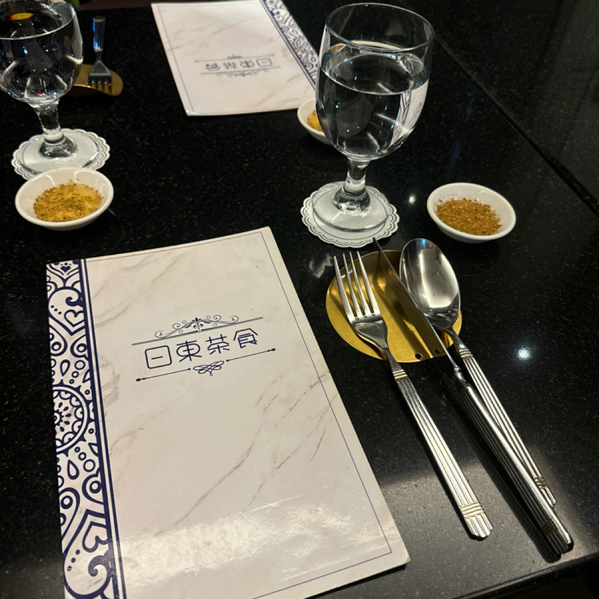 Vibe image of 日東茶食:  shot by 三口元