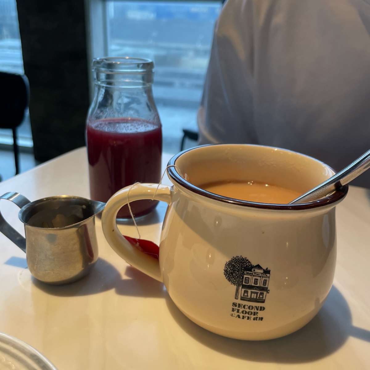 Meal image of Second Floor 貳樓 桃園華泰店: 早午餐有兩杯飲料 shot by Queena