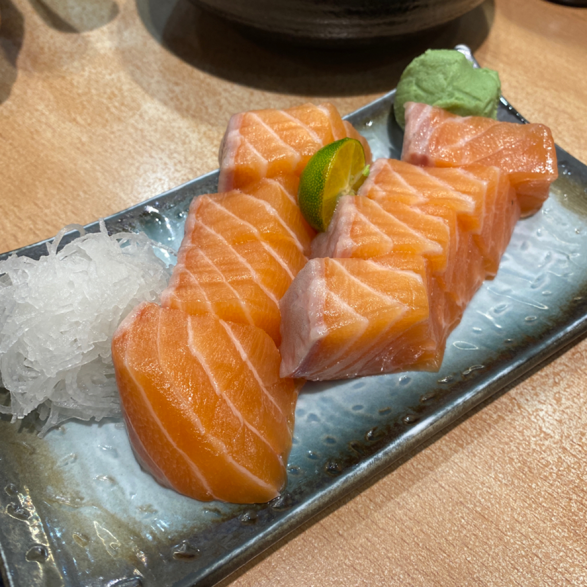Meal image of 百魚鮮食屋: 鮭魚生魚片 $220 shot by 小羊的食記 JFGT