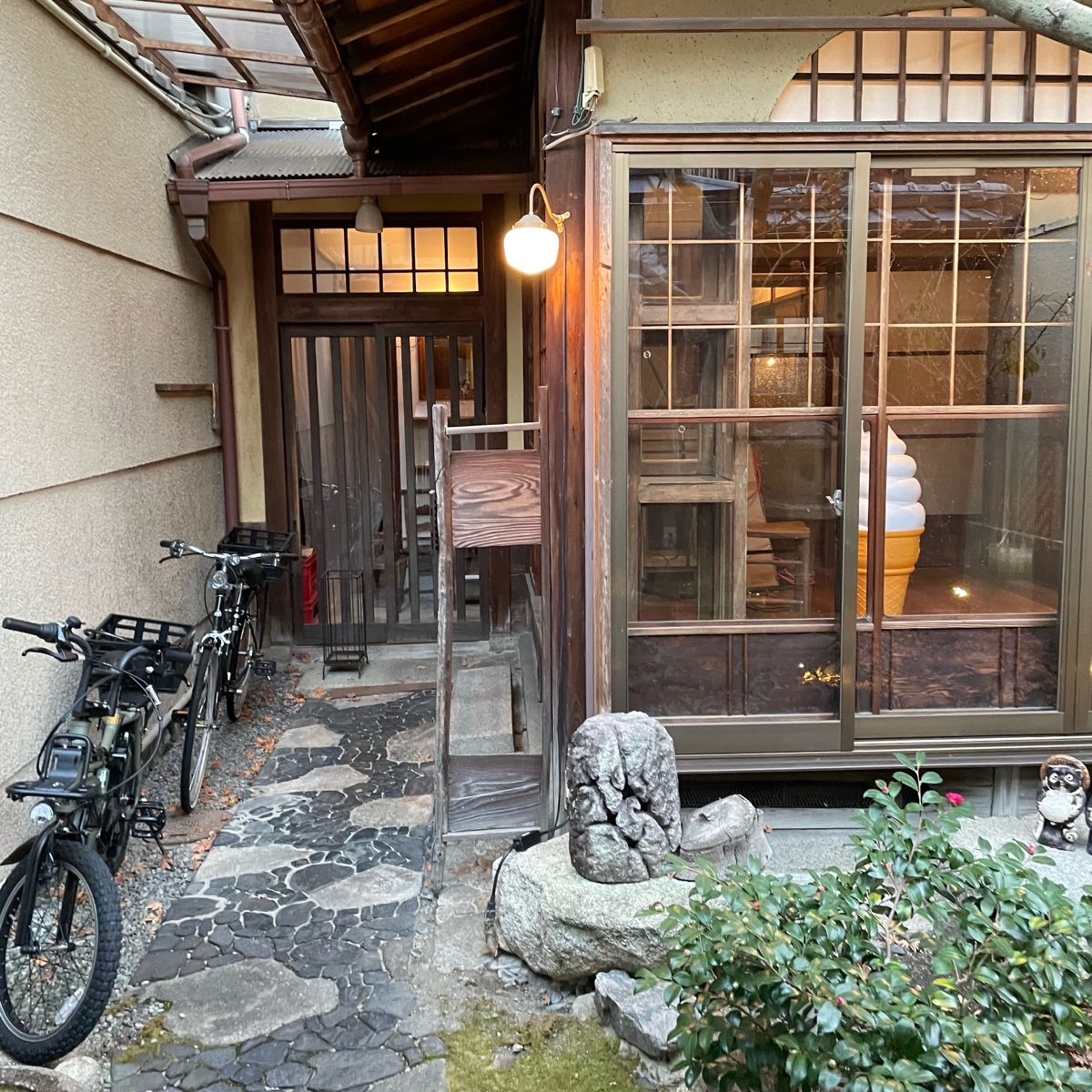 Vibe image of cafe origi:  shot by 乃子過日子