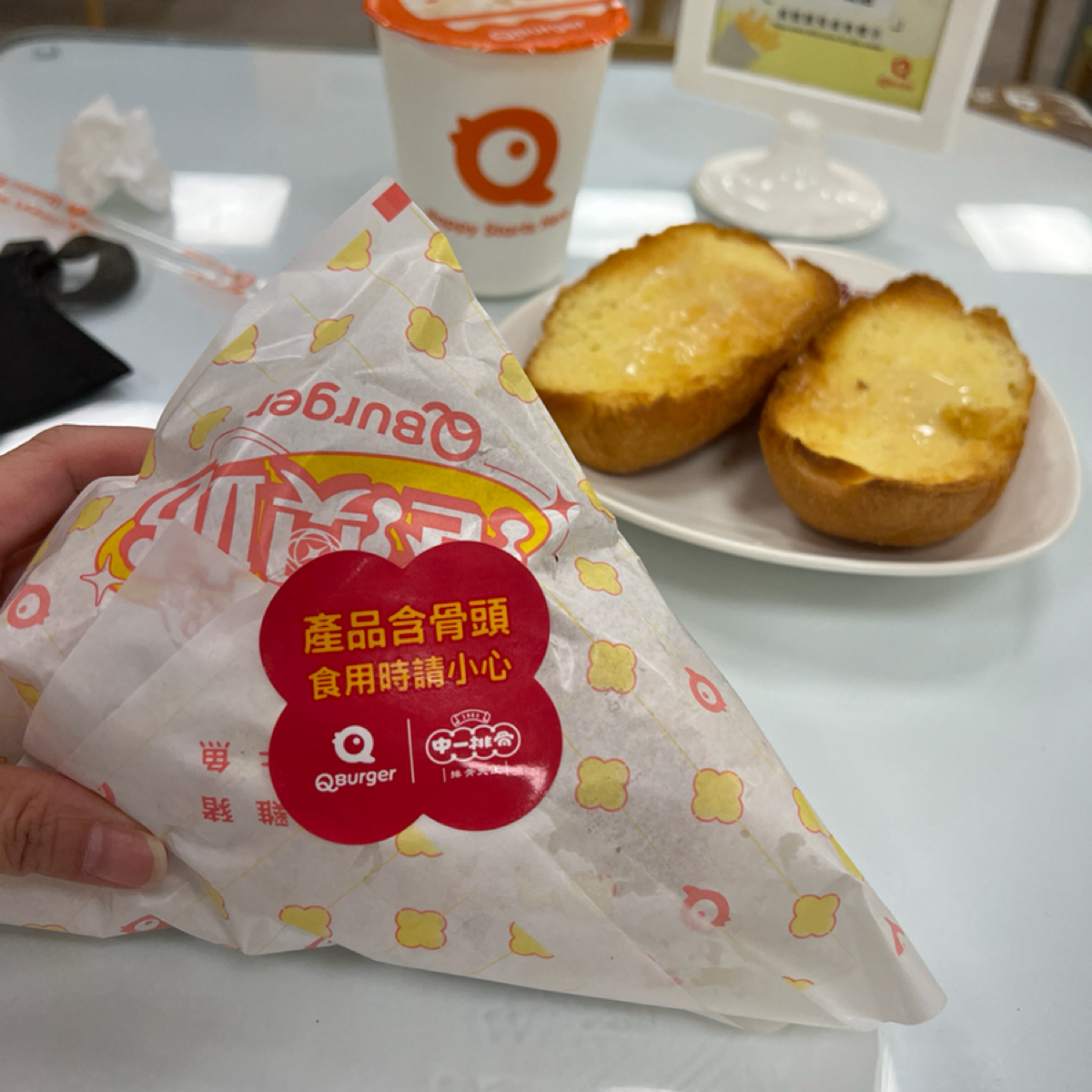 Meal image of QBurger QBurger八里中山店: 正宗澳門豬扒包$99元 shot by 錢多多