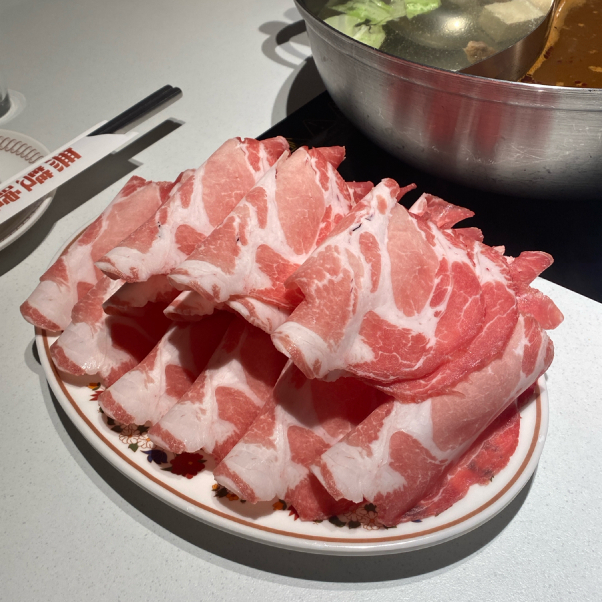 Meal image of 無雙號麻辣火鍋: ▪️梅花豬肉 $360
肉品好吃！ shot by 阿鈴s食
