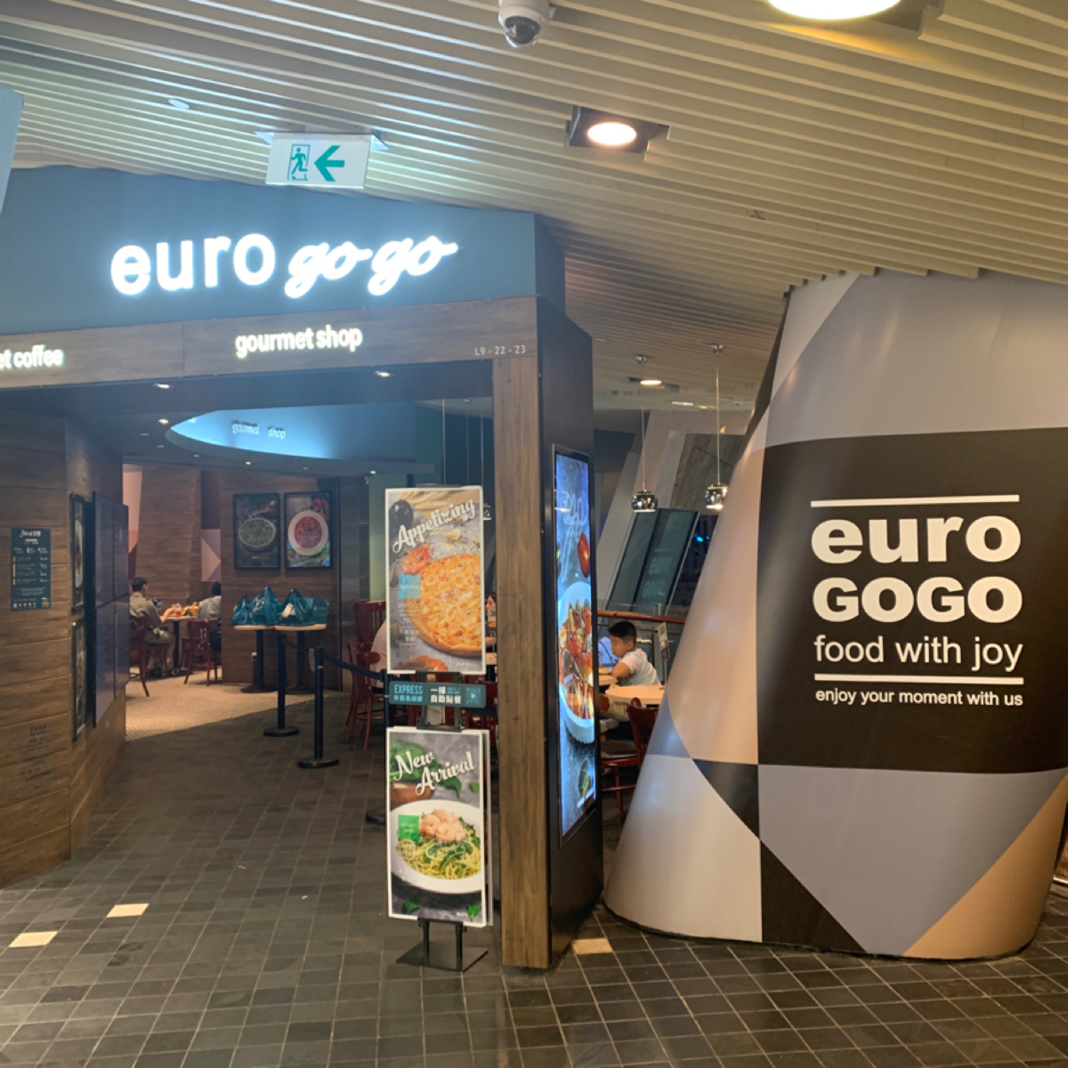 Vibe image of Euro GoGo:  shot by 2QT2BSTR8