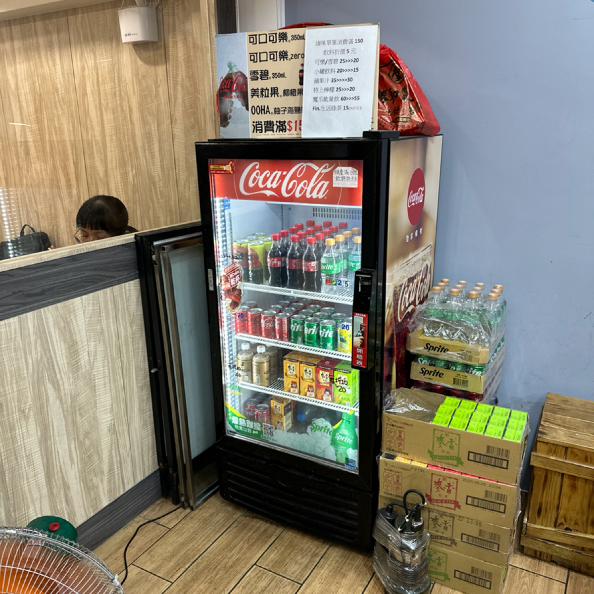 Vibe image of 燈籠滷味 創始店: 飲料區 shot by 銘