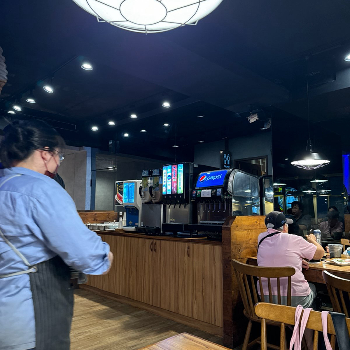 Vibe image of 小海水產 福和店: 氛圍 shot by 恬恬子