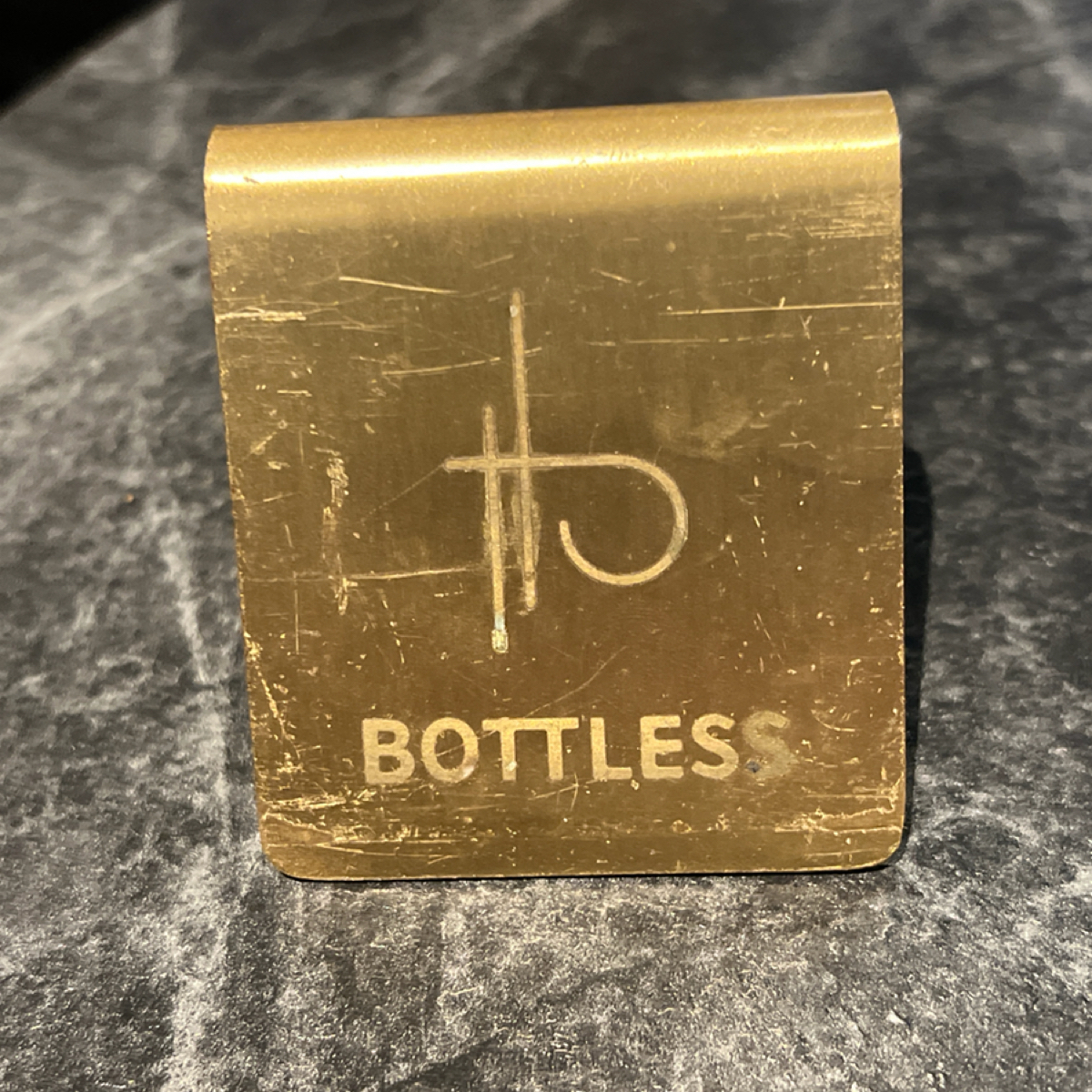 Vibe image of Bottless 非瓶: Logo shot by 動吃動吃動吃