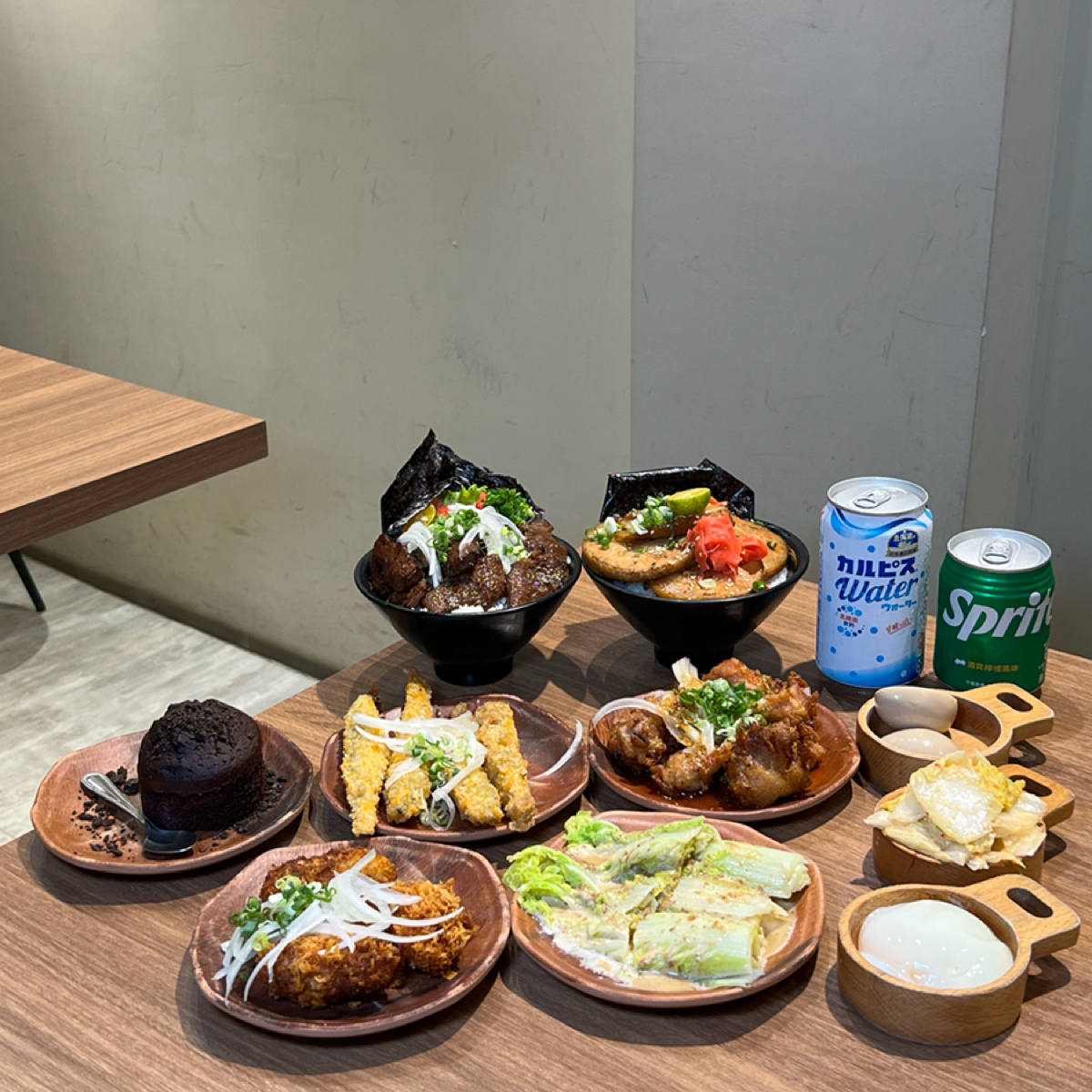 Meal image of 牛丁次郎坊x深夜裡的和魂燒肉丼 水湳經貿支店:  shot by Kevin