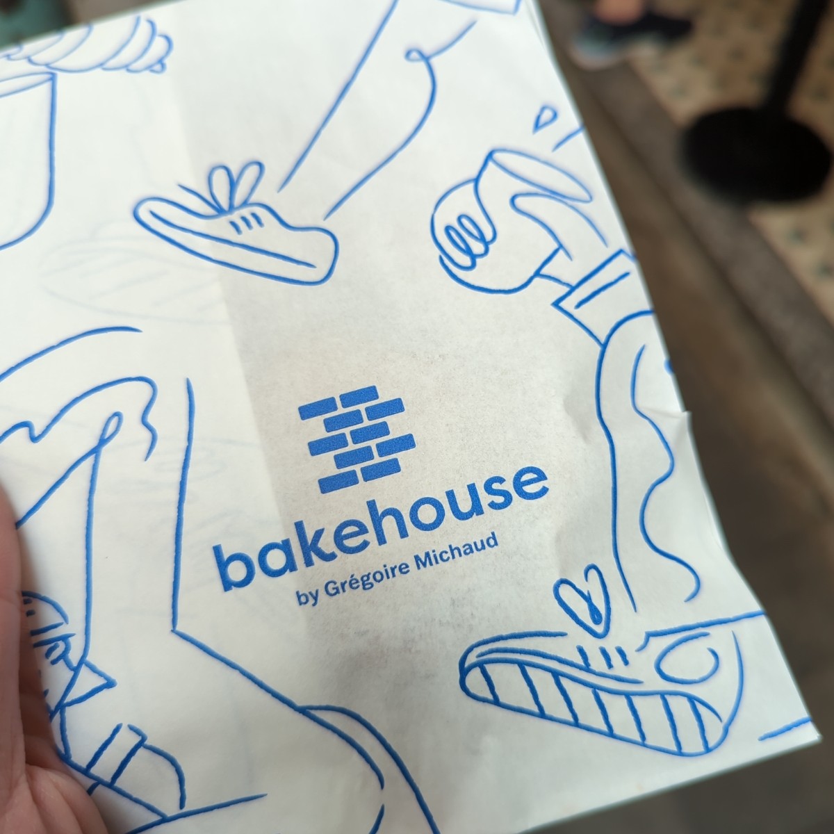 Bakehouse 中環店 の雰囲気の写真：若只買幾個只會有紙袋 by美食玩很大 
