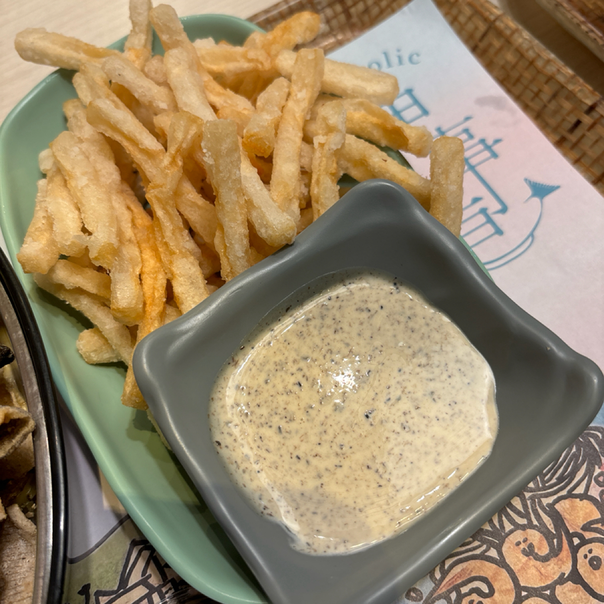 🍔 MOS Burger &amp; 🍝 MOS Cucina のレストランの写真：First up is fishy Fisholic (魚事者), a true temple to by2QT2BSTR8 