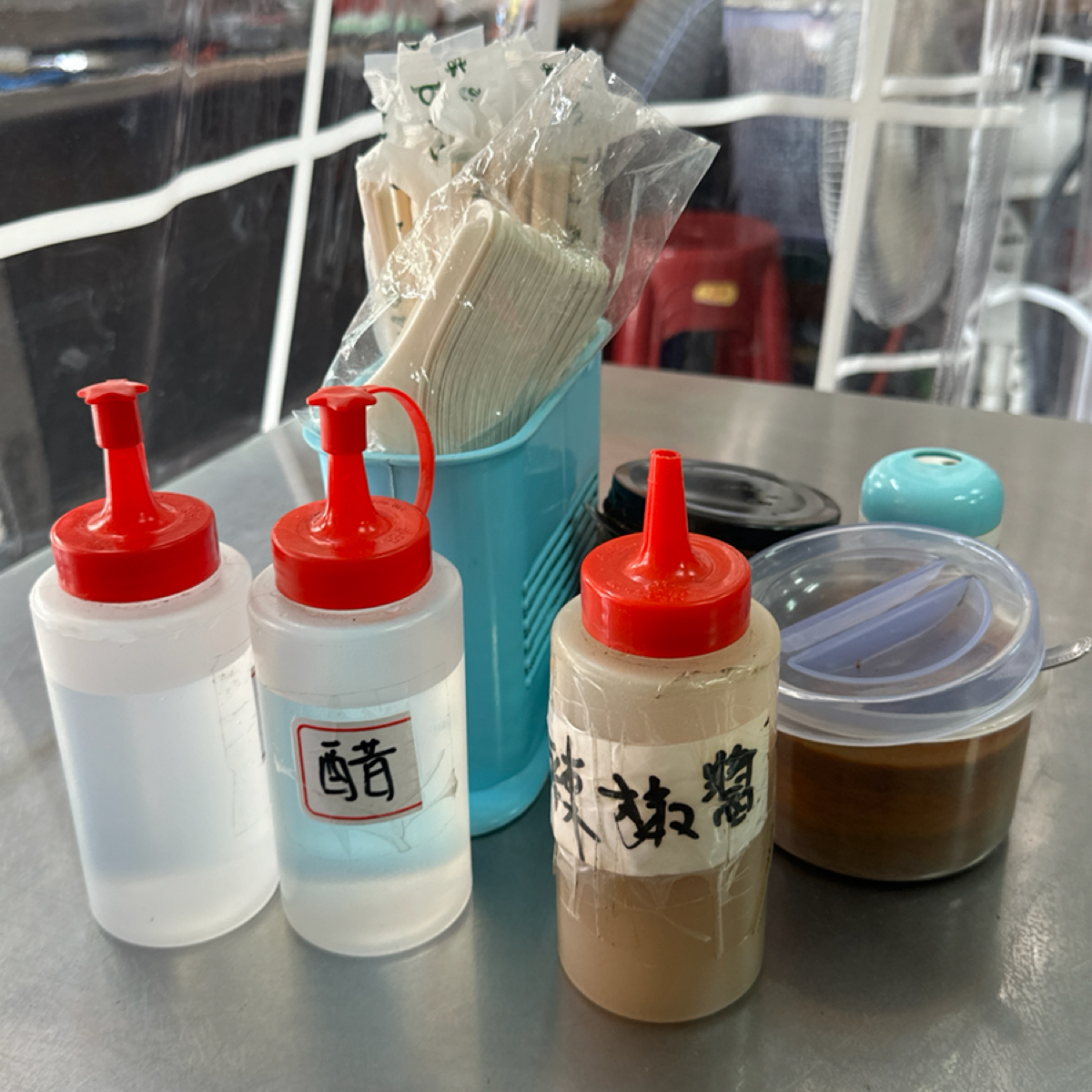 阿村牛肉湯 的外觀氛圍圖片：調味料 由Luna一枚小吃貨 拍攝